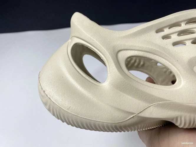 Foam Yeezy Adidas RNNR Sand FY4567 0708